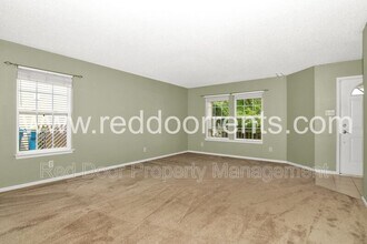 10191 Holly Berry Cir in Fishers, IN - Building Photo - Building Photo