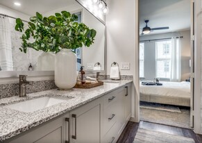 7201 Lake Ridge Pkwy in Grand Prairie, TX - Building Photo