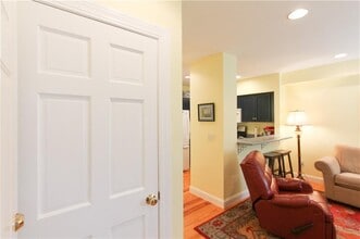 487 Spring St in Newport, RI - Building Photo - Building Photo