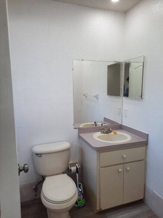 11239 Blythville Rd in Spring Hill, FL - Foto de edificio