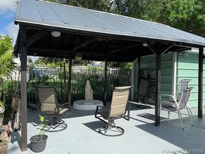 3191-319145 NW 45th St in Miami, FL - Building Photo - Building Photo