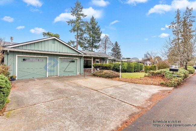 13595 NW Westlawn Terrace in Portland, OR - Building Photo - Building Photo