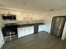 4312 Mesa Dr in New Port Richey, FL - Building Photo