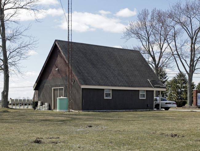 Mobile Home Park in Fostoria, OH - Foto de edificio - Building Photo