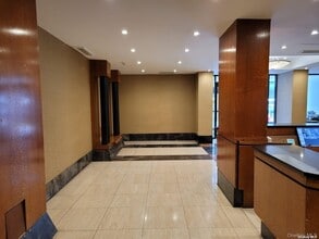 118-17 Union Tpke in Queens, NY - Building Photo - Building Photo