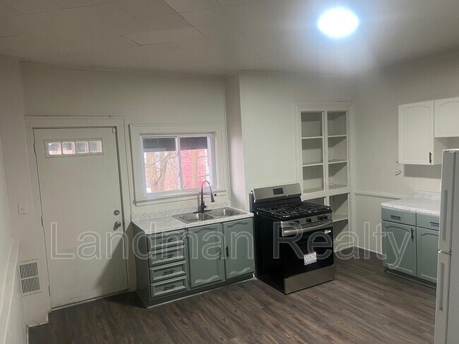 2917 Shadeland Ave in Pittsburgh, PA - Building Photo - Building Photo