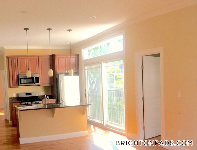 75-77 Beechcroft St. in Boston, MA - Building Photo - Building Photo