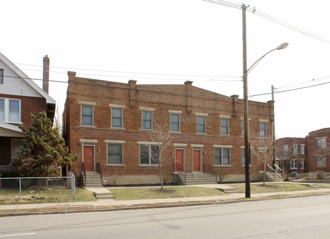 1404-1410 N 4th St in Columbus, OH - Foto de edificio - Building Photo