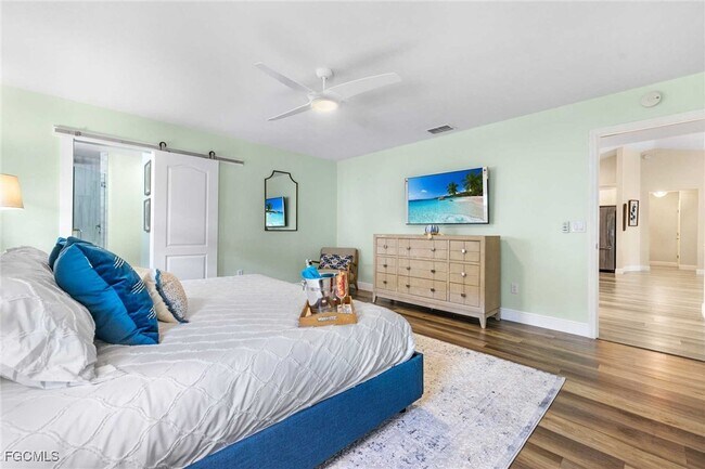 property at 2307 SW 40th St