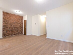 54 S Huntington Ave in Boston, MA - Building Photo - Building Photo