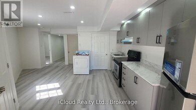 17 Joseph St in Brampton, ON - Building Photo - Building Photo