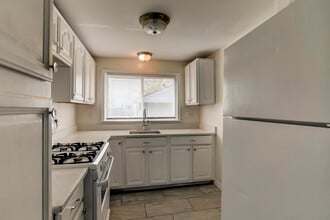 6020 Mayfair St in Taylor, MI - Building Photo - Building Photo