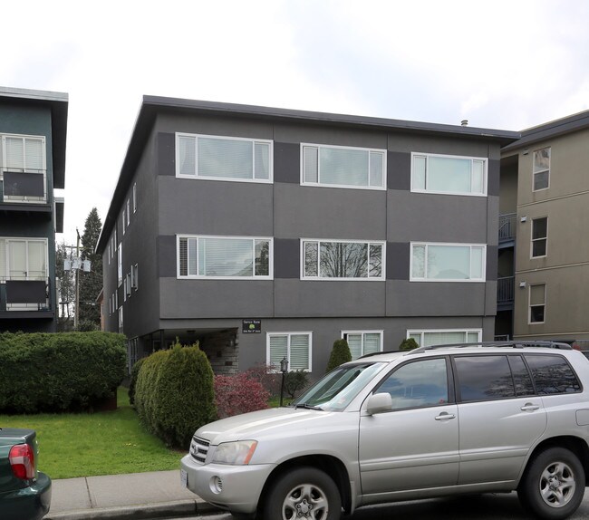 Oakville Manor in Vancouver, BC - Building Photo - Building Photo