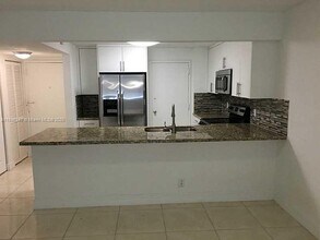 9001 SW 77th Ave in Miami, FL - Building Photo - Building Photo