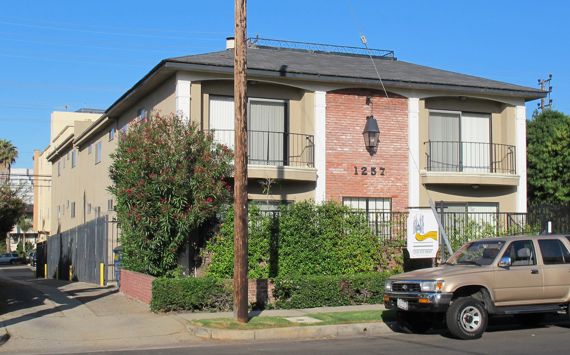 1257 S Westgate Ave in Los Angeles, CA - Building Photo