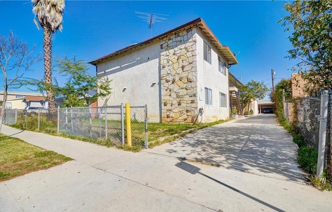 816 S Eastman Ave in Los Angeles, CA - Building Photo