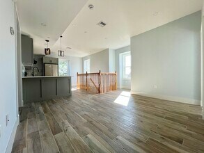 116 Evans St in Boston, MA - Foto de edificio - Building Photo