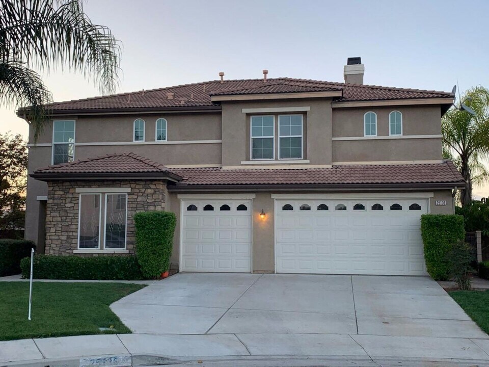 25136 Wolcott Ct in Wildomar, CA - Building Photo