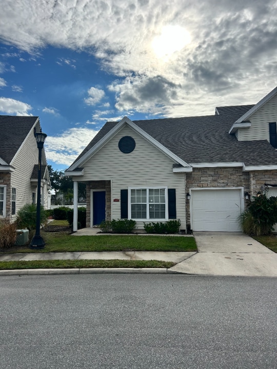 2137 Winterset Dr in Lakeland, FL - Foto de edificio