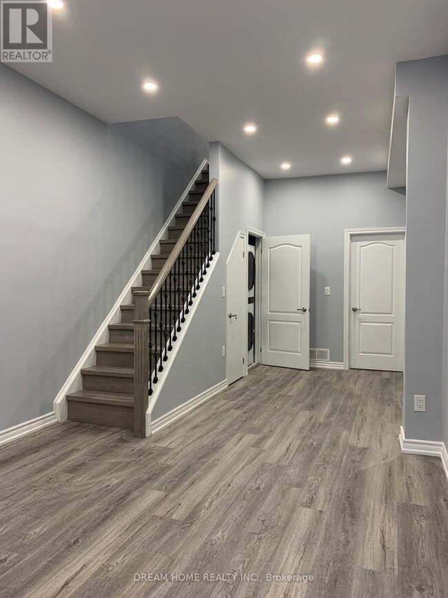 26-226 Glasgow St