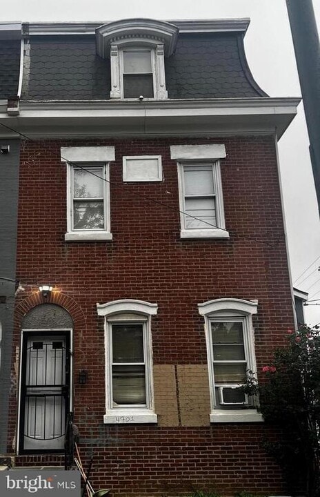 4701 Penn St in Philadelphia, PA - Building Photo