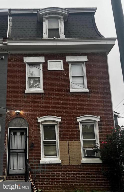 property at 4701 Penn St