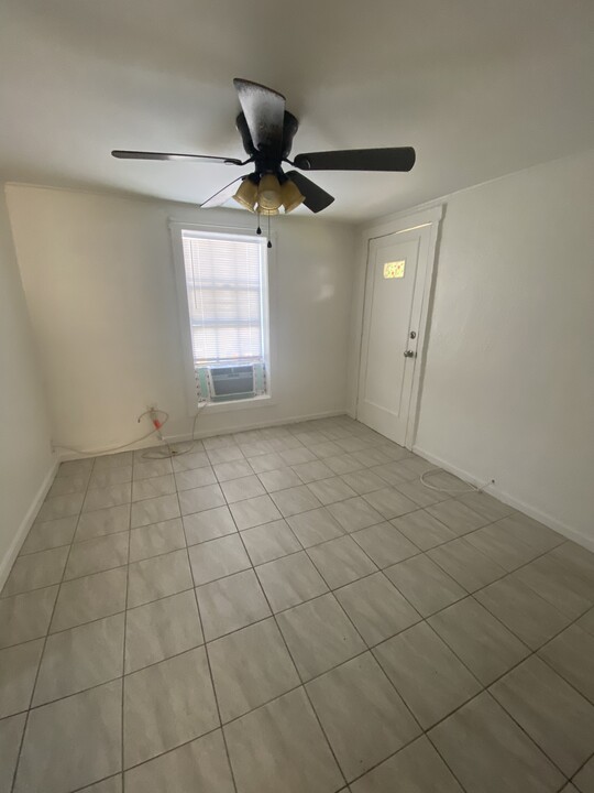 1131 5th St SW, Unit 5 in Winter Haven, FL - Foto de edificio