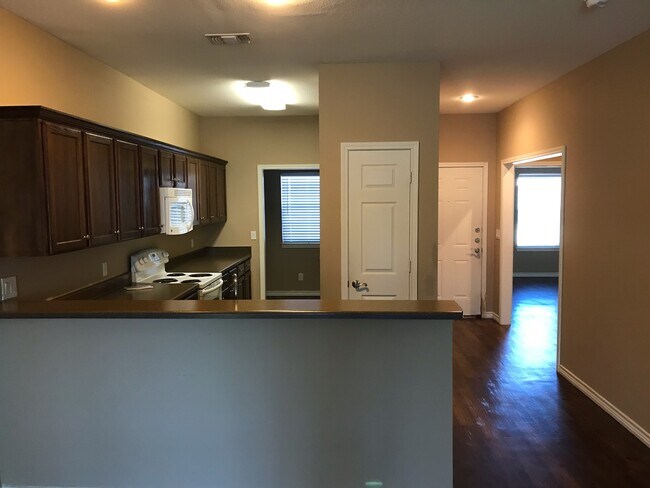 4247 Castlegate Dr, Unit 4247 in Paris, TX - Foto de edificio - Building Photo