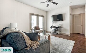 2056 Sundance Parkway in New Braunfels, TX - Foto de edificio - Building Photo