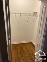 7058 N Clark St in Chicago, IL - Building Photo - Building Photo
