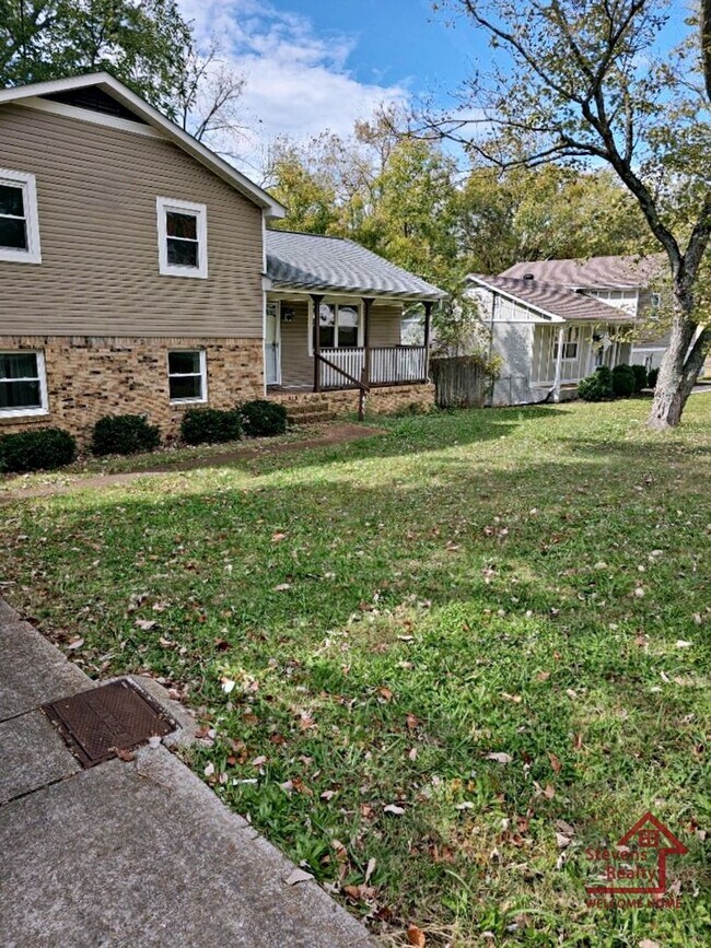 445 Rockwood Dr in Nashville, TN - Building Photo - Building Photo