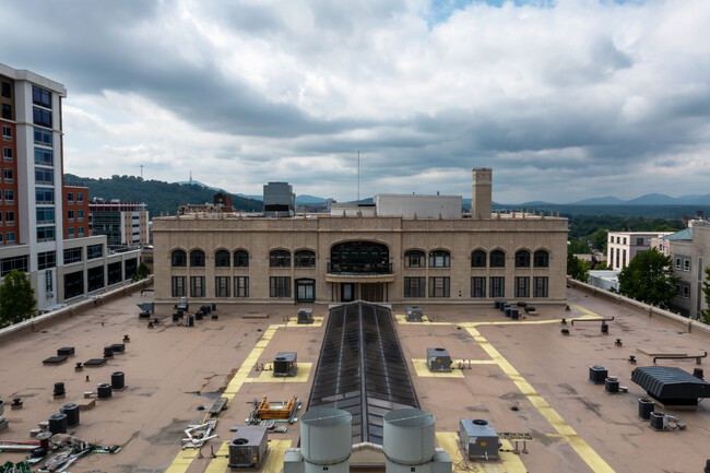 Residences at Grove Arcade in Asheville, NC - Foto de edificio - Building Photo