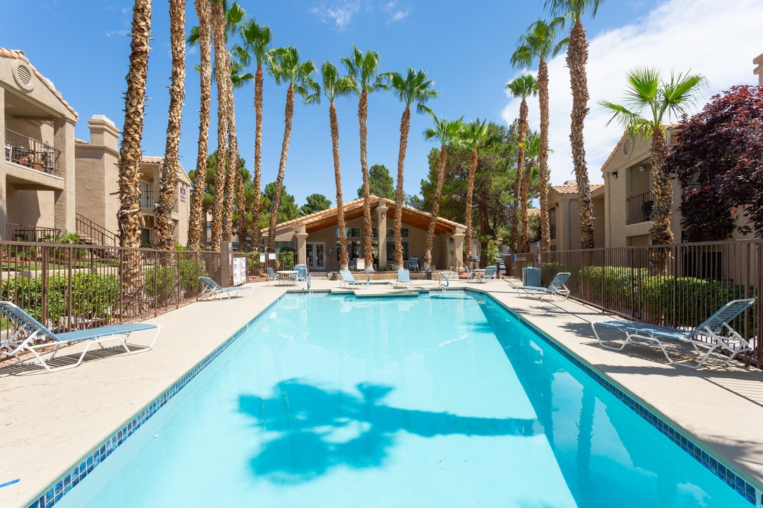 The Pines in Henderson, NV - Foto de edificio