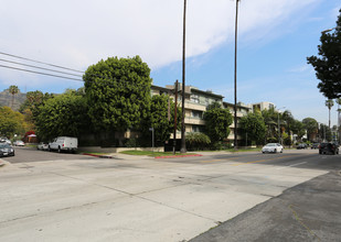 7777 Hollywood Blvd in Los Angeles, CA - Building Photo - Building Photo