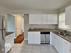 939 Eastmoor Blvd in Columbus, OH - Building Photo - Building Photo