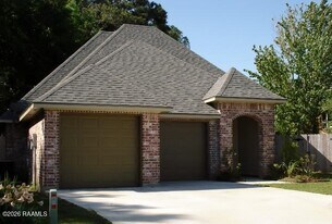 104 Rue Conge Cir in Lafayette, LA - Building Photo