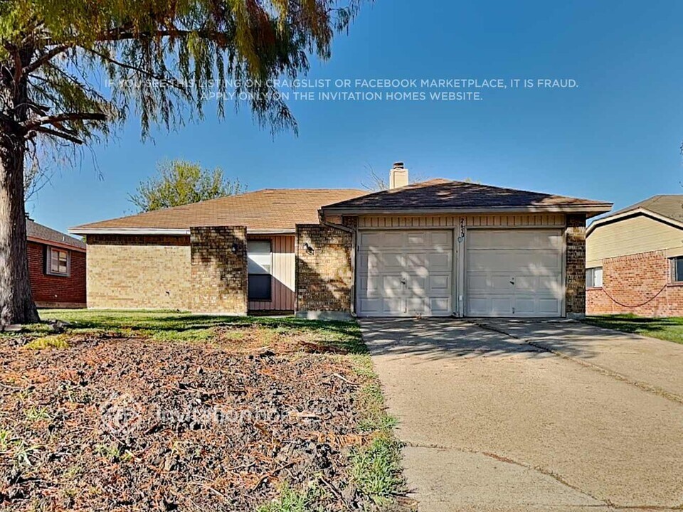 2650 Fairmont Dr in Grand Prairie, TX - Building Photo