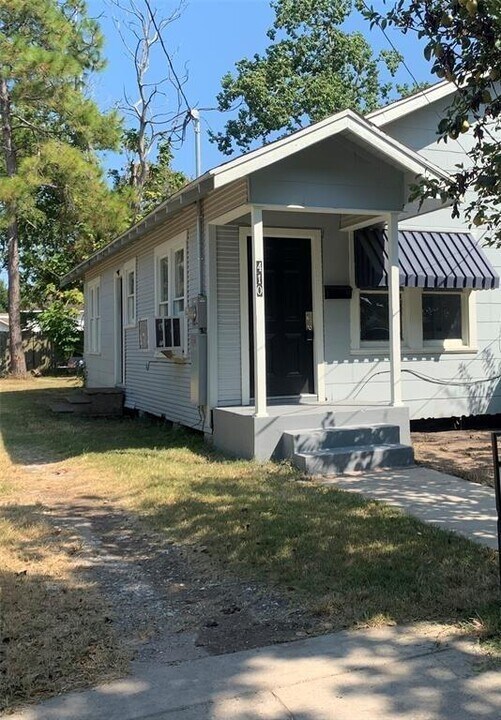 410 N Jones St in Baytown, TX - Building Photo
