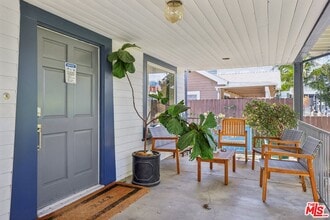 6082 Selma Ave in Los Angeles, CA - Building Photo - Building Photo