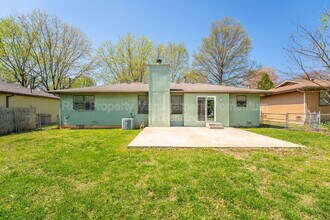 2240 S Kansas Ave in Springfield, MO - Building Photo - Building Photo