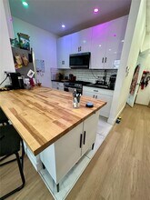 345 Bedford Ave in Brooklyn, NY - Building Photo - Building Photo