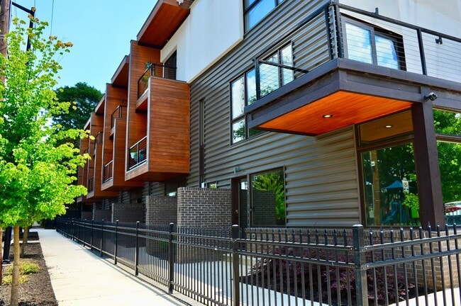 property at 367 Parkway Dr NE