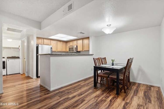 5757 W Eugie Ave, Unit 5757 W Eugie in Glendale, AZ - Foto de edificio - Building Photo