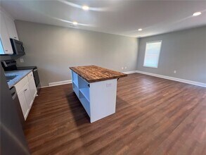 5968 Moon Drive in Lula, GA - Building Photo - Building Photo