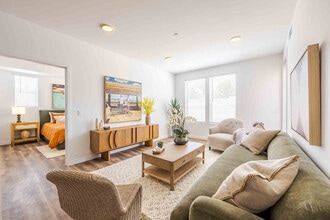 Desert Meadows Apartments and Townhomes in Lancaster, CA - Foto de edificio - Building Photo
