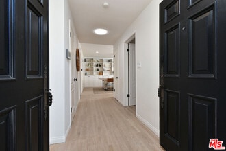 12614 Morrison St in Los Angeles, CA - Building Photo - Building Photo