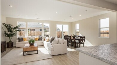 6024 Twin Suns St in Roseville, CA - Building Photo - Building Photo