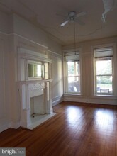 2802 N Calvert St, Unit Private in Baltimore, MD - Building Photo - Building Photo