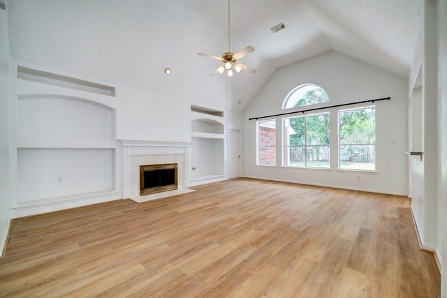 1807 River Trail in Sugar Land, TX - Building Photo - Building Photo
