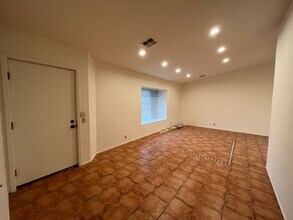 159-161 Heavenly Valley Rd in Thousand Oaks, CA - Building Photo - Building Photo